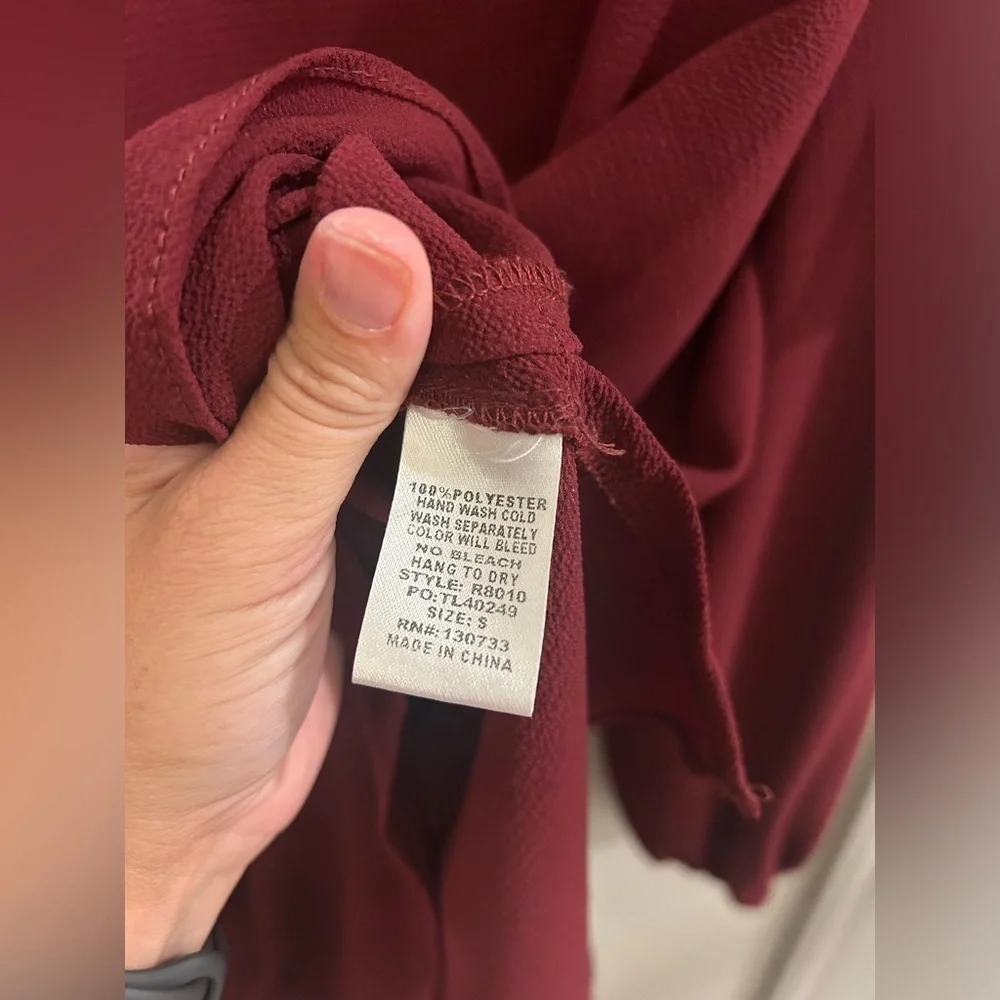 Umgee Cold Shoulder Long Sleeve Top Ruffle Maroon Small